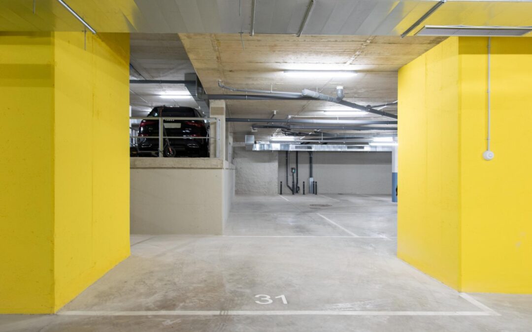 Amplia plaza de parking junto a Rambla Catalunya y Passeig de Gràcia