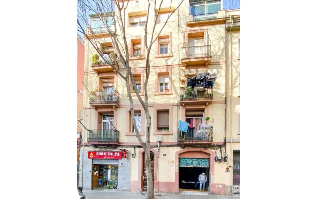 Edificio bien conservado en venta con gran potencial en Hostafrancs, Barcelona