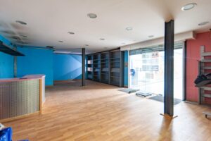 LOCAL EN LA PARELLADA