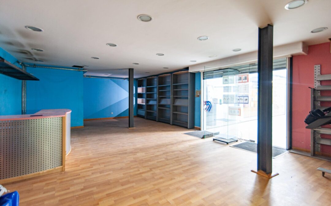 LOCAL EN LA PARELLADA