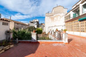 EDIFICIO EMBLEMÁTICO EN PLAZA LA VILA