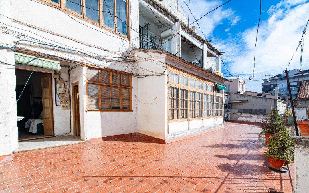 EDIFICIO EMBLEMÁTICO EN PLAZA LA VILA