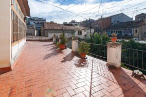 EDIFICIO EMBLEMÁTICO EN PLAZA LA VILA