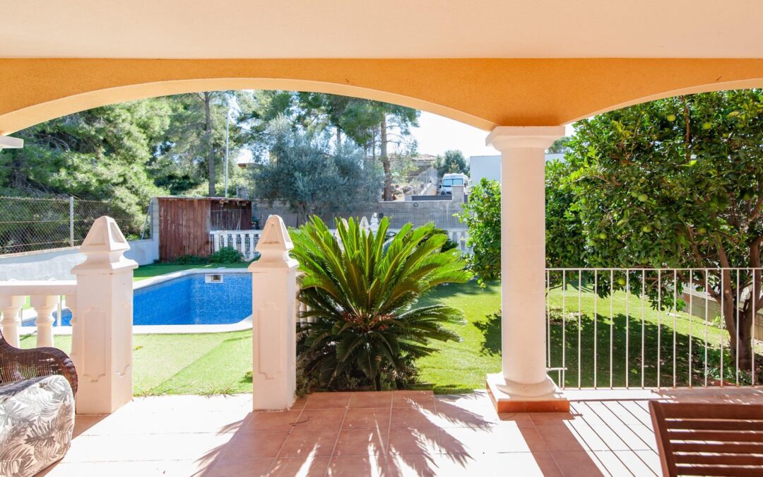 Casa independiente con piscina privada y gran terreno