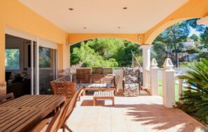 Casa independiente con piscina privada y gran terreno