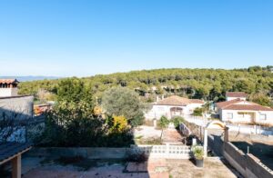 Casa independiente con amplias posibilidades en Valldemar