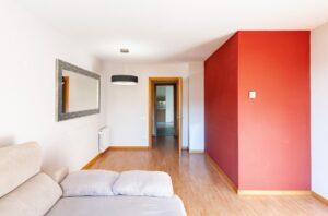 Piso amplio con dos terrazas, luminoso con piscina comunitaria y parking