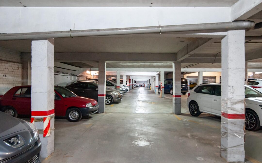 Plaza de parking en Av. de la Pelegrina