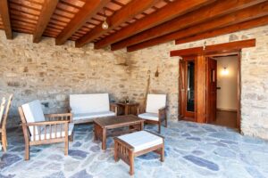 Casa de montaña reformada con era, vistas y encanto en Monrós