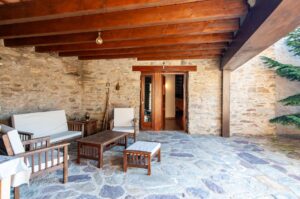 Casa de montaña reformada con era, vistas y encanto en Monrós