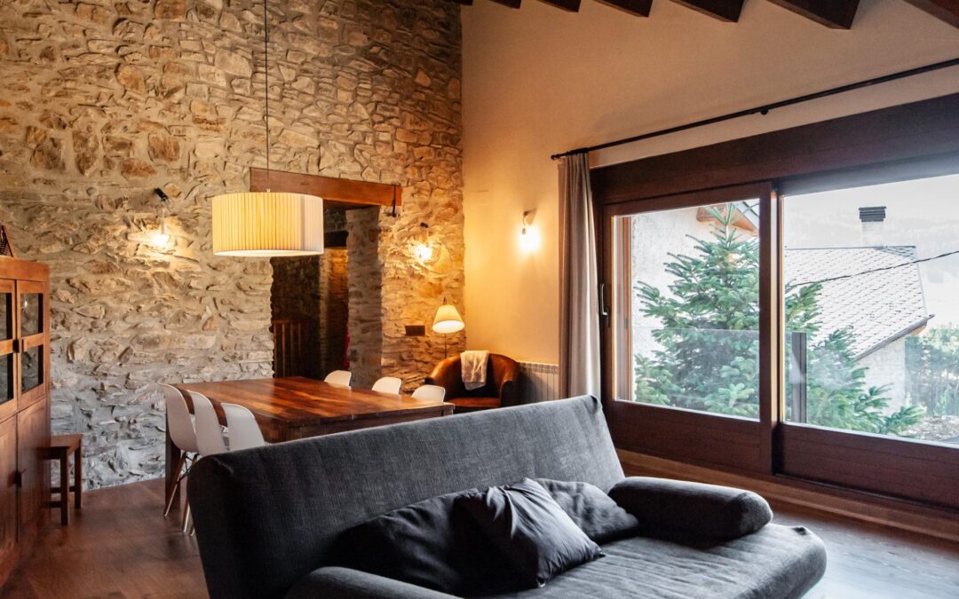 Casa de montaña reformada con era, vistas y encanto en Monrós