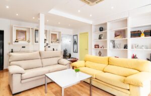 Casa amplia con patio y vistas al Montseny