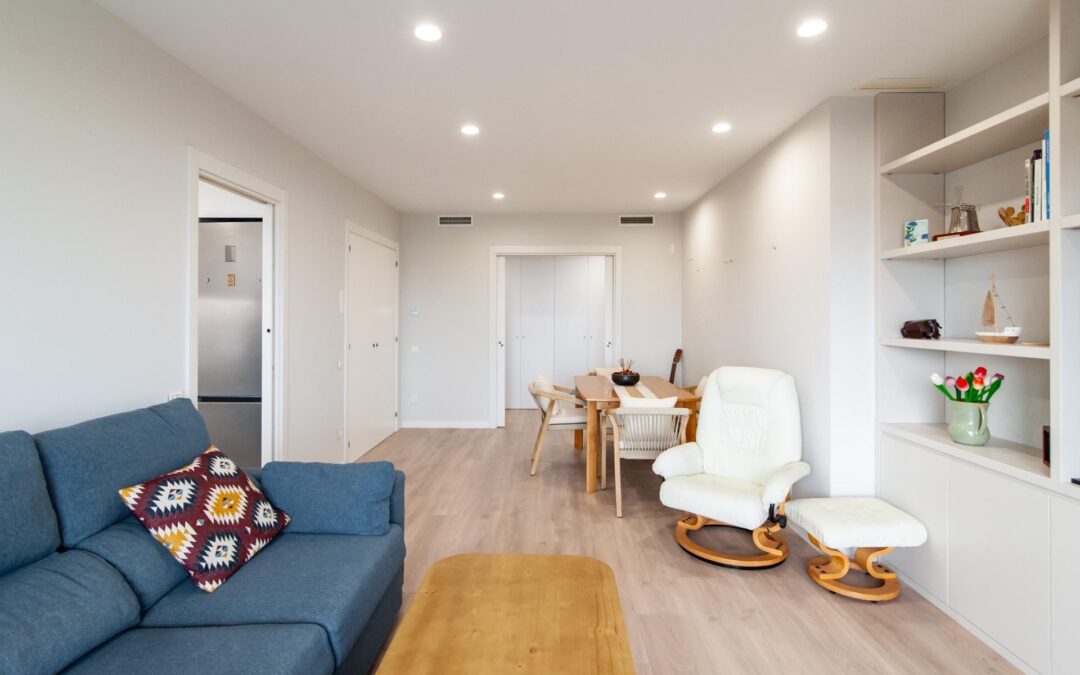 Vivienda luminosa con vistas al mar, terraza y excelentes zonas comunitarias