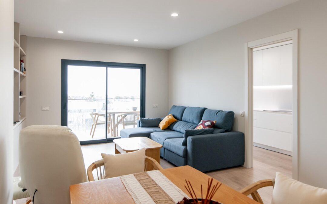 Vivienda luminosa con vistas al mar, terraza y excelentes zonas comunitarias