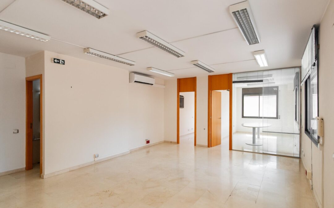 Oficina luminosa en alquiler en pleno centro de Vilafranca del Penedès