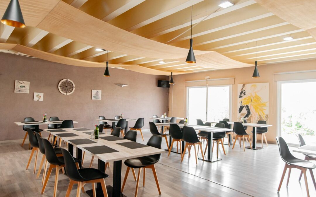 Local con gran jardín y espacios versátiles, ideal para restaurante, en Pacs del Penedès