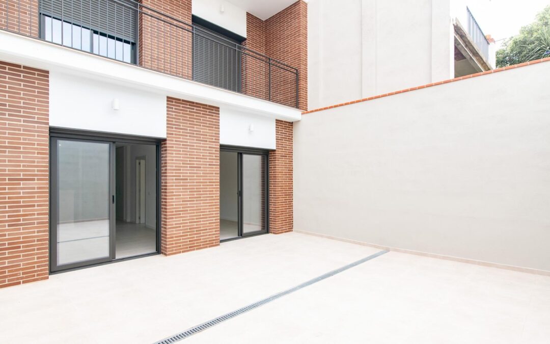 Bajo de obra nueva con terraza privada en Vilafranca del Penedès